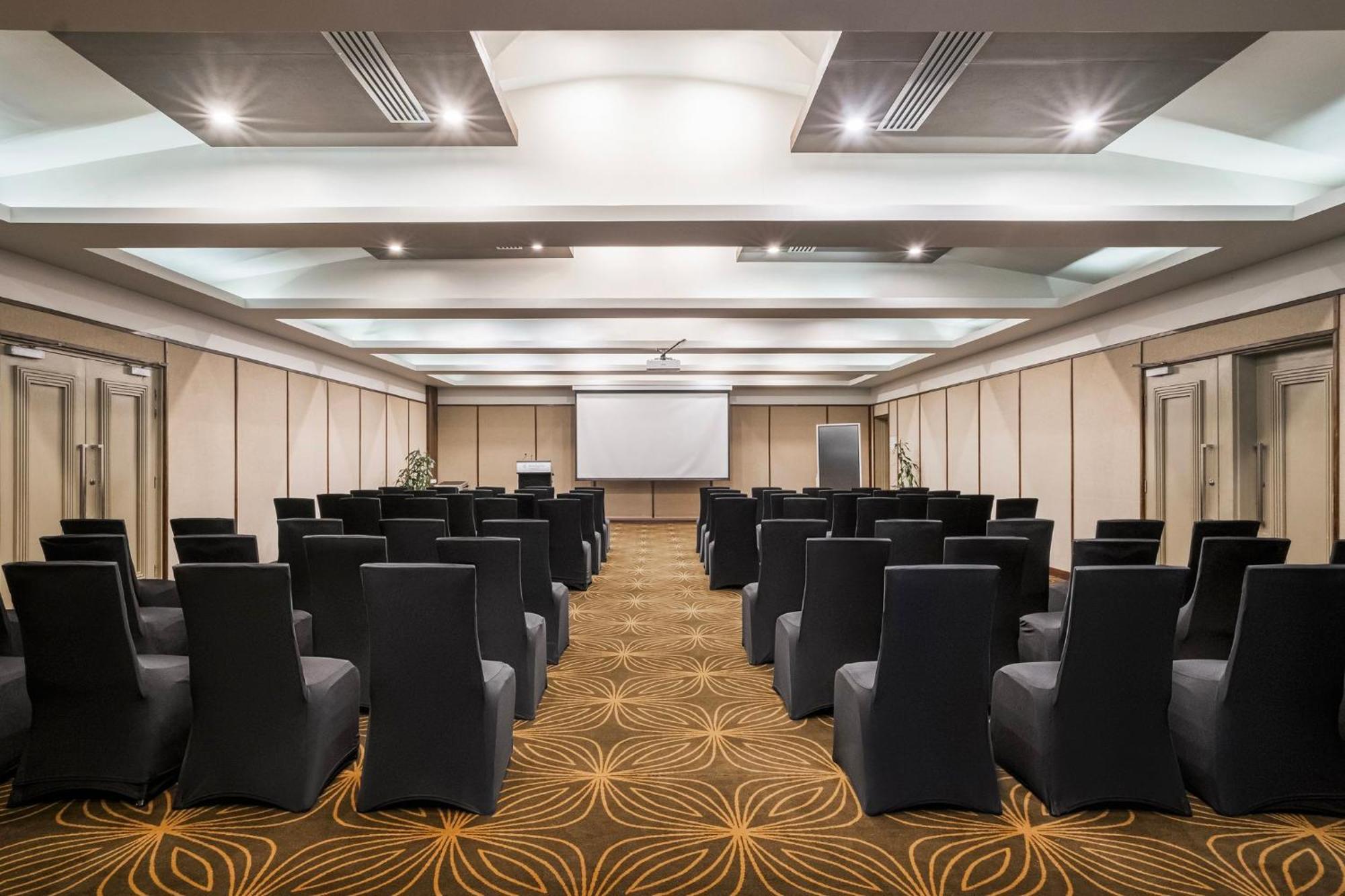 Holiday Inn Suva By Ihg Exterior foto